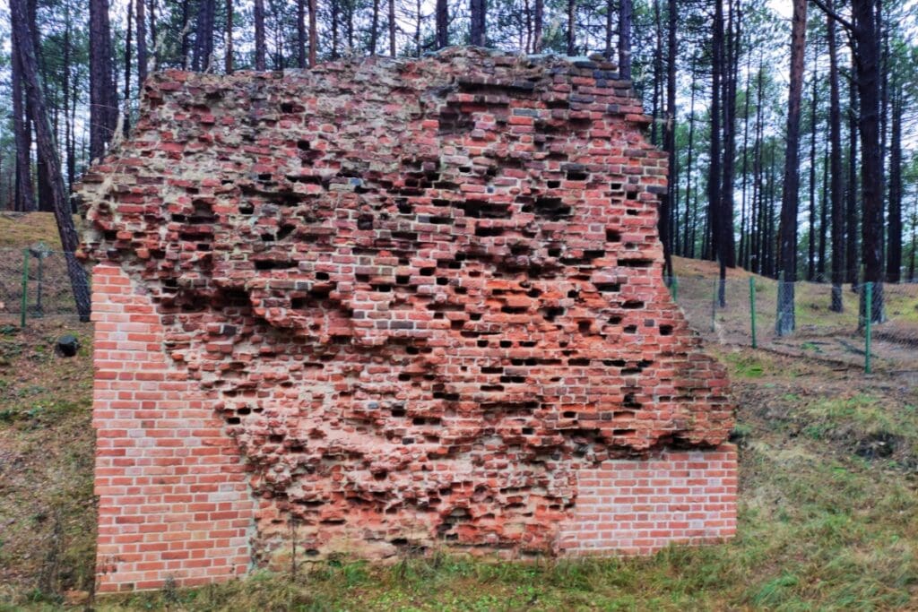 ruiny kościoła św. mikołaja łeba